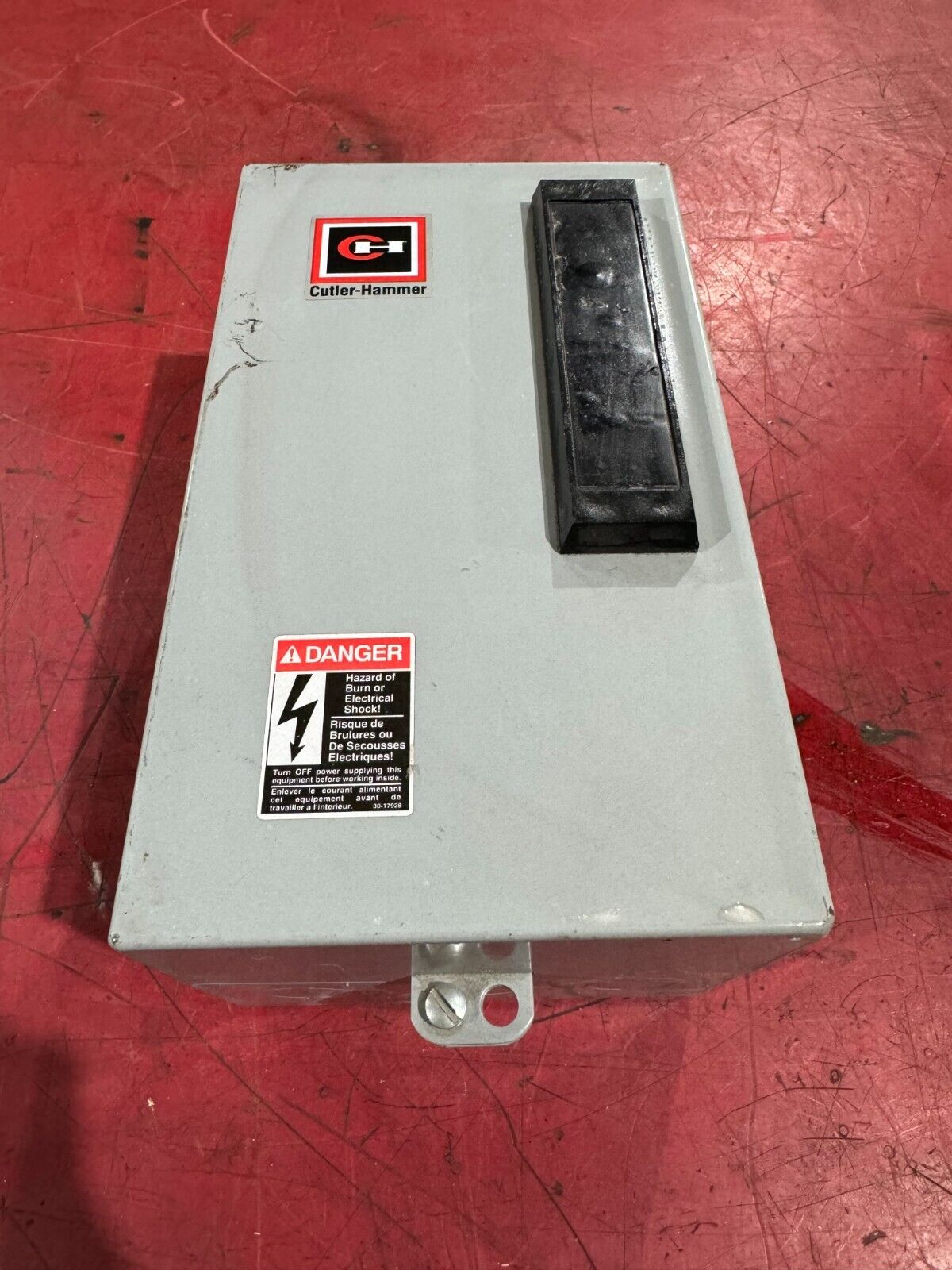 NEW CUTLER-HAMMER CN15DN2 SIZE 1 STARTER IN ENCLOSURE 220/240V. COIL ECN0111B2A