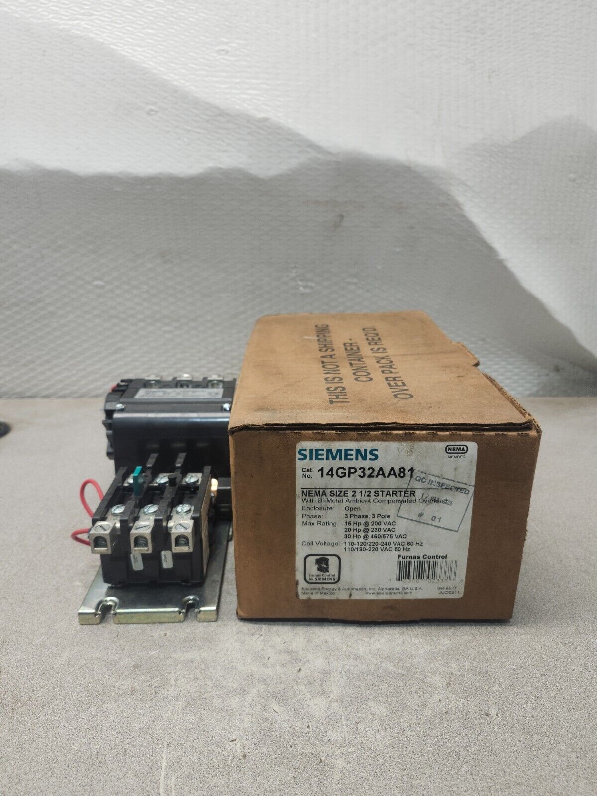 NEW IN BOX SIEMENS NEMA Size 2 1/2 Motor Starter 3PH,3P,220-240V/60HZ,14GP32AA81