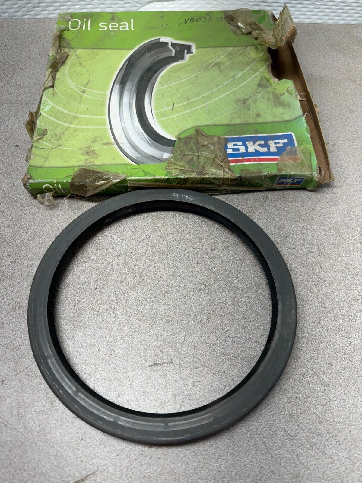 NEW IN BOX SKF OIL SEAL 77540