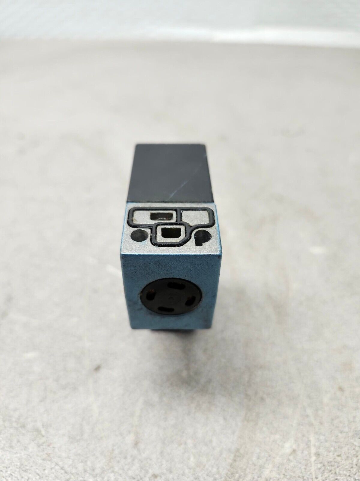 NEW NO BOX MAC SOLENOID VALVE PME-501JM