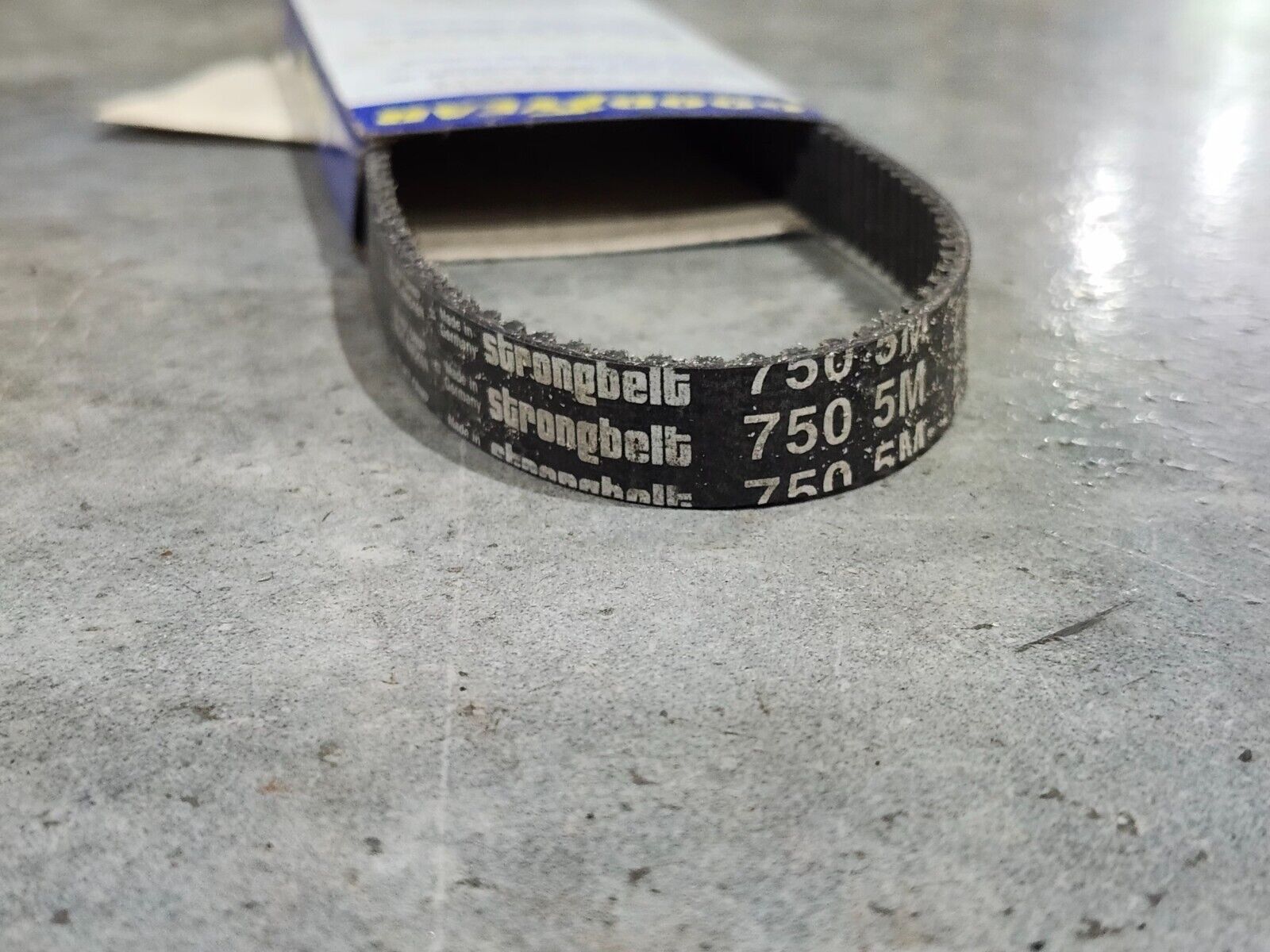 NEW GOODYEAR COGGED V-BELT 750 5M-15