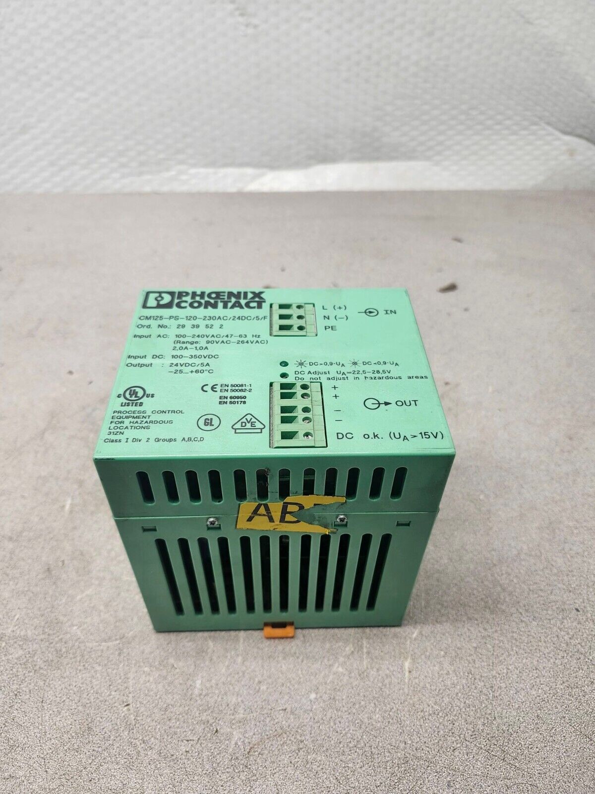 USED PHOENIX CONTACT POWER SUPPLY CM125-PS-120-230AC/24DC/5/F