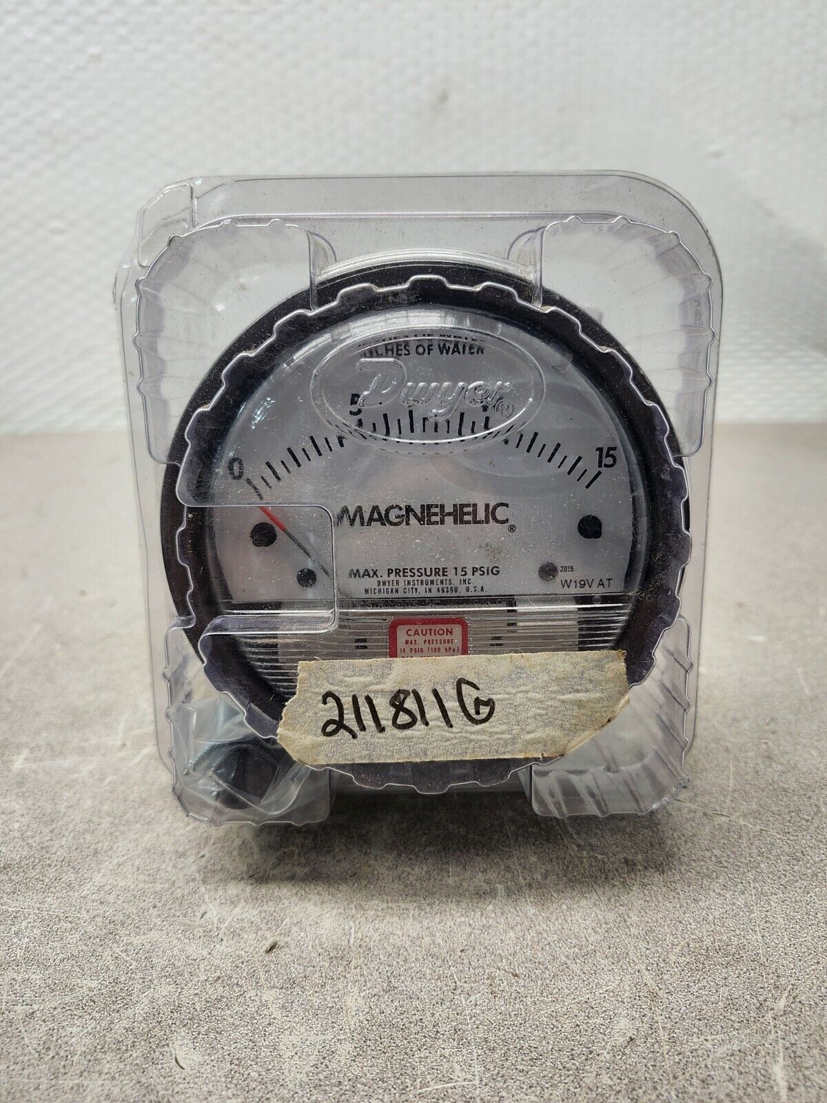 NEW IN CASE Dwyer Magnehelic Pressure Gauge,0 To 15 Psi W19V AT