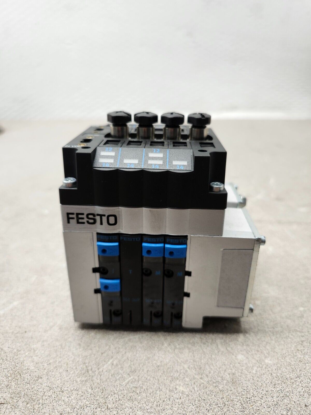 NEW IN BOX Festo Valve Terminal with 4 Ports CPV10-V1 CPV10-GE-ASI-4E4A-ZM8