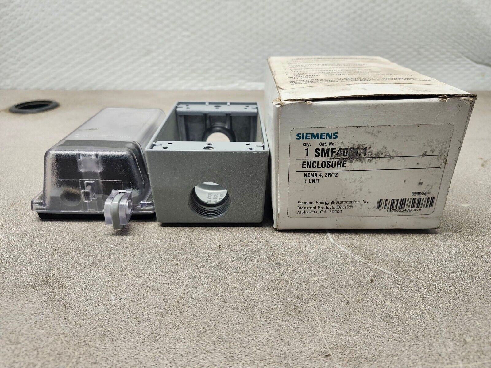 NEW IN BOX SIEMENS Enclosure With Weatherproof Cover  SMF40BC1