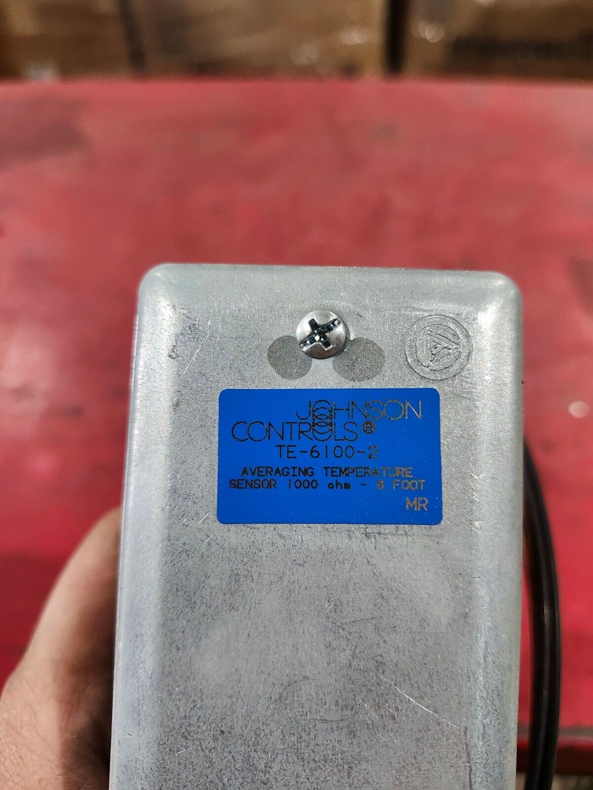 NEW IN BOX JOHNSON CONTROLS AVERAGING TEMPERATURE SENSOR TE-6100-2