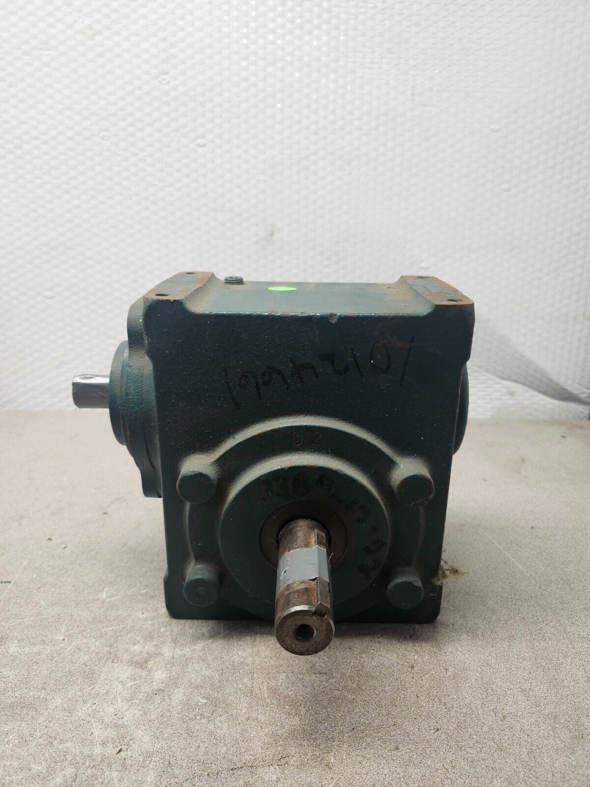 USED TIGER GEAR REDUCER RATIO 20:1 1750 RPM 26S20R