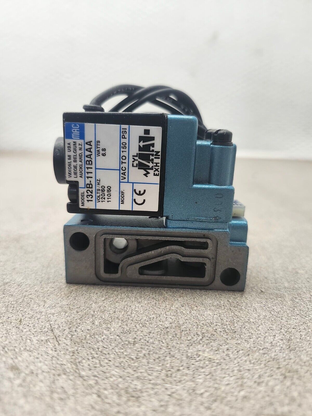 NEW IN BOX MAC SOLENOID VALVE 132B-111BA