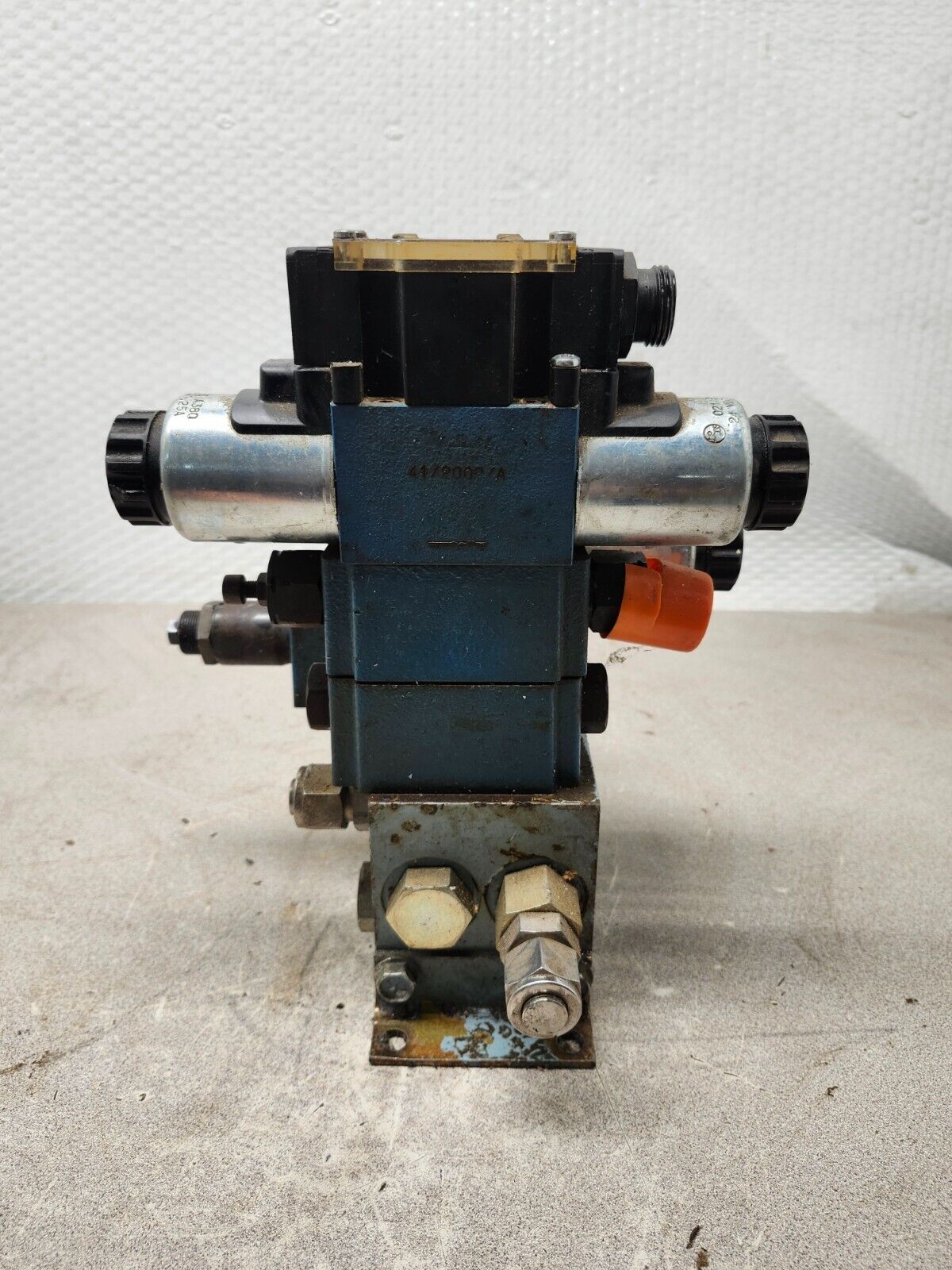 USED REXNORD Hydraulic Relief Valve SETUP ZDB 6 VP2-42/200V,4WE6J61/EG24N9DK25L