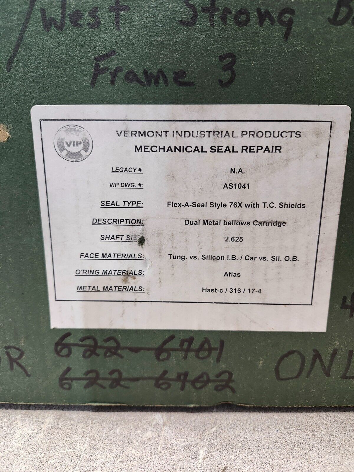 NEW IN BOX VIP FLEX-A-SEAL STYLE 76X WIYH T.C. SHIELDS SHAFT SIZE 2.625 AAS1041