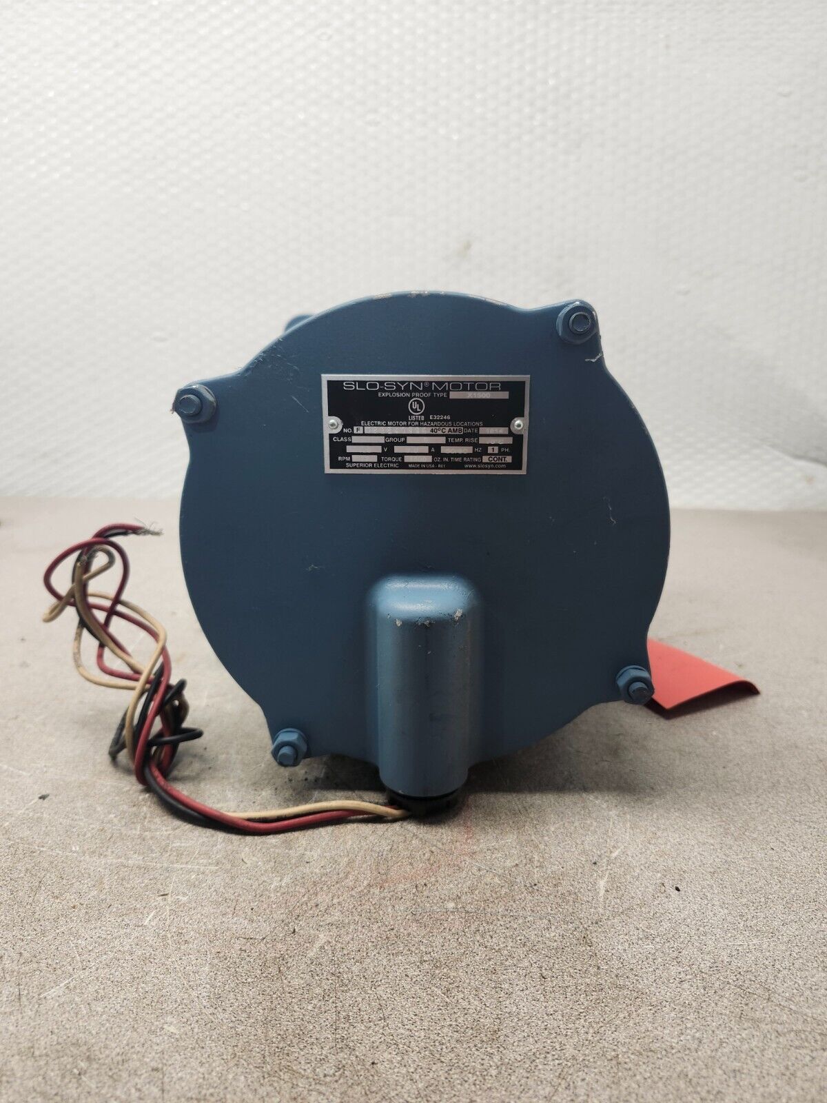 NEW NO BOX SLO-SYN AC SYNCHRONOUS MOTOR EXPLOSION PROOF 3 AMP 120V 50/60HZ X1500