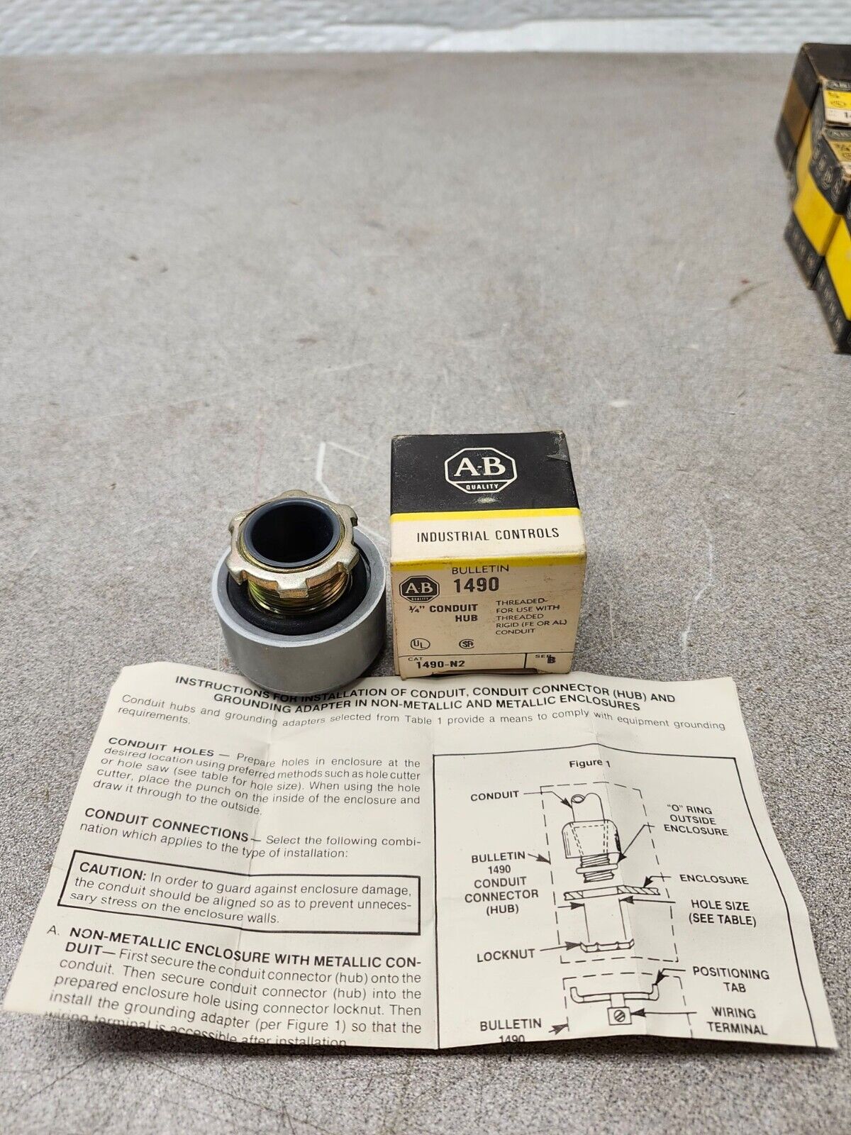 NEW IN BOX LOT OF 20 Allen-Bradley 3/4" Conduit Hub, series B 1490-N2