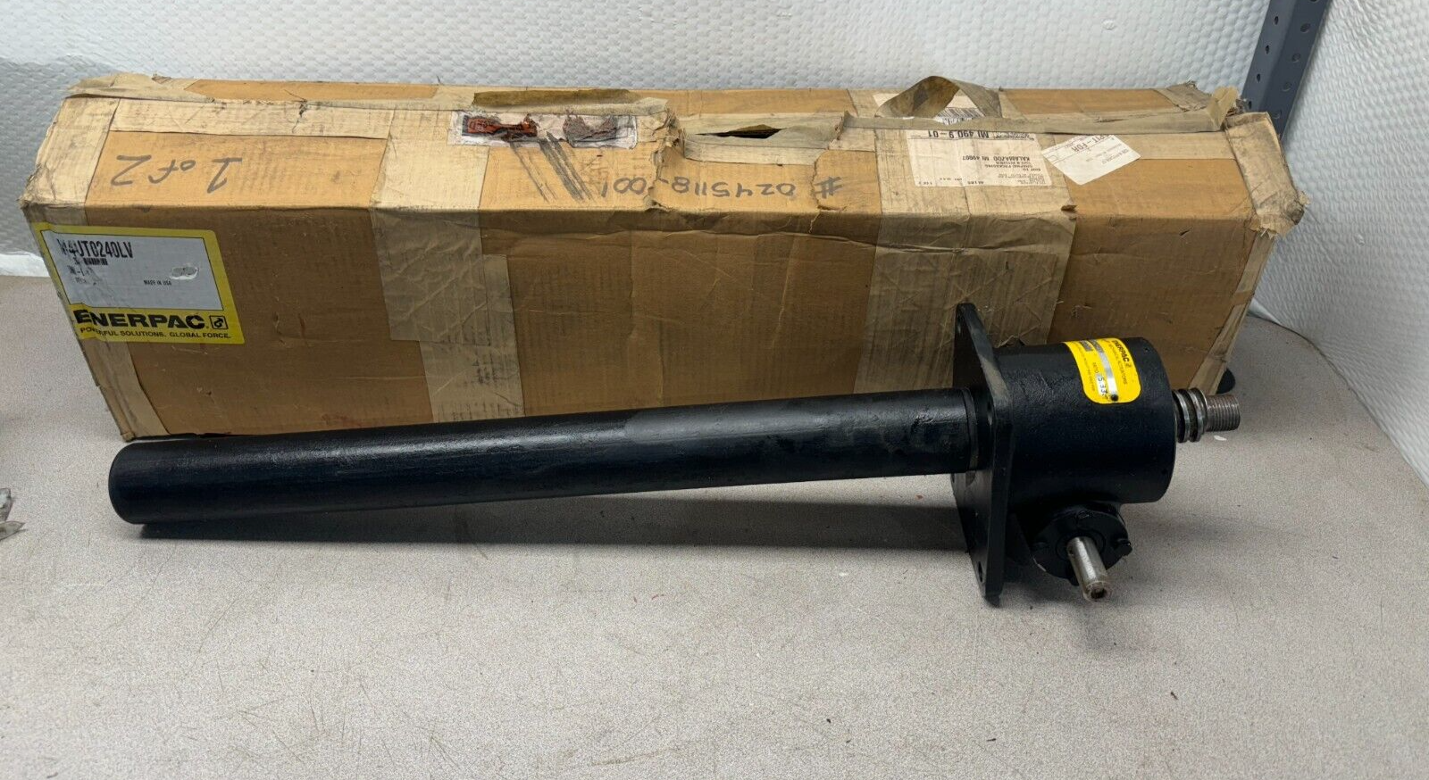 NEW IN BOX ENERPAC UNI-LIFT MECHANICAL ACTUATOR 5.33 RATIO M4UT0240LV