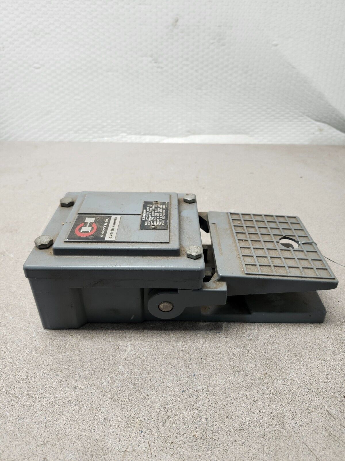 NEW NO BOX CUTLER HAMMER FOOT PEDAL 10251H36B