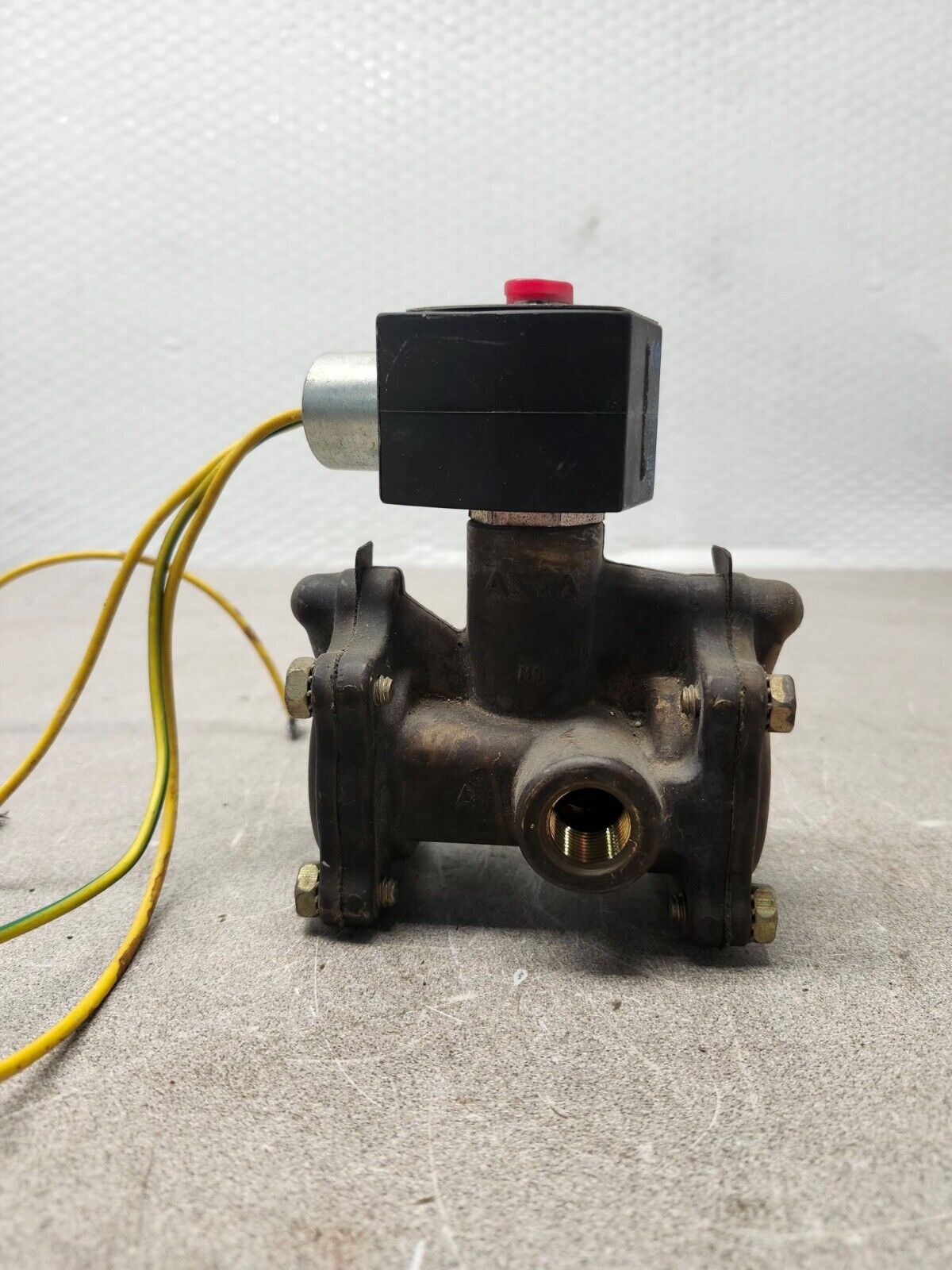 USED Asco Red-Hat II 3/8" Valve 60/50HZ 6.1/8.1 WATTS EFHT8316G54