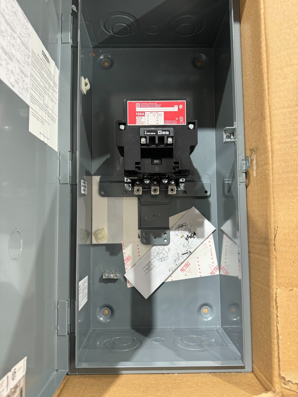 NEW IN BOX SQUARE D 100AMP ENCLOSED LIGHTING CONTACTOR 110/120V COIL 8903SQG2V02