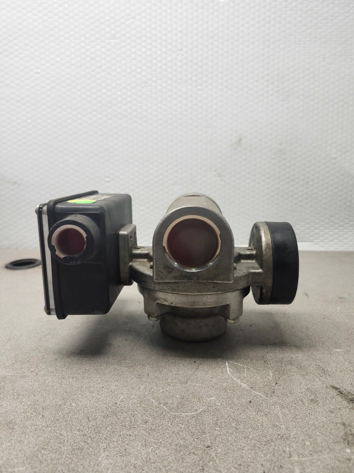 NEW NO BOX UNIVERSAL FLOW MONITORS/ FLOW METER MN-IITG0GM-12-32V1.0-A1XL