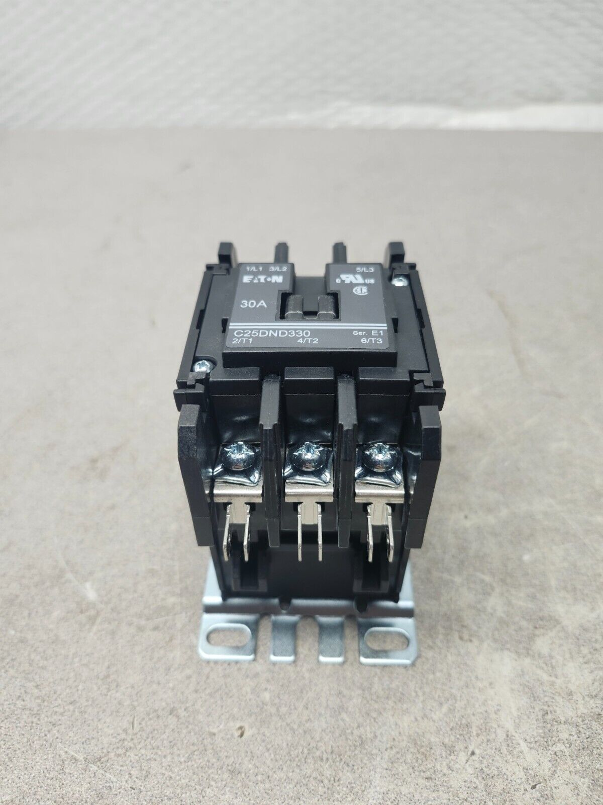 NEW IN BOX EATON DEFINITE PURPOSE CONTACTOR C25DND330C