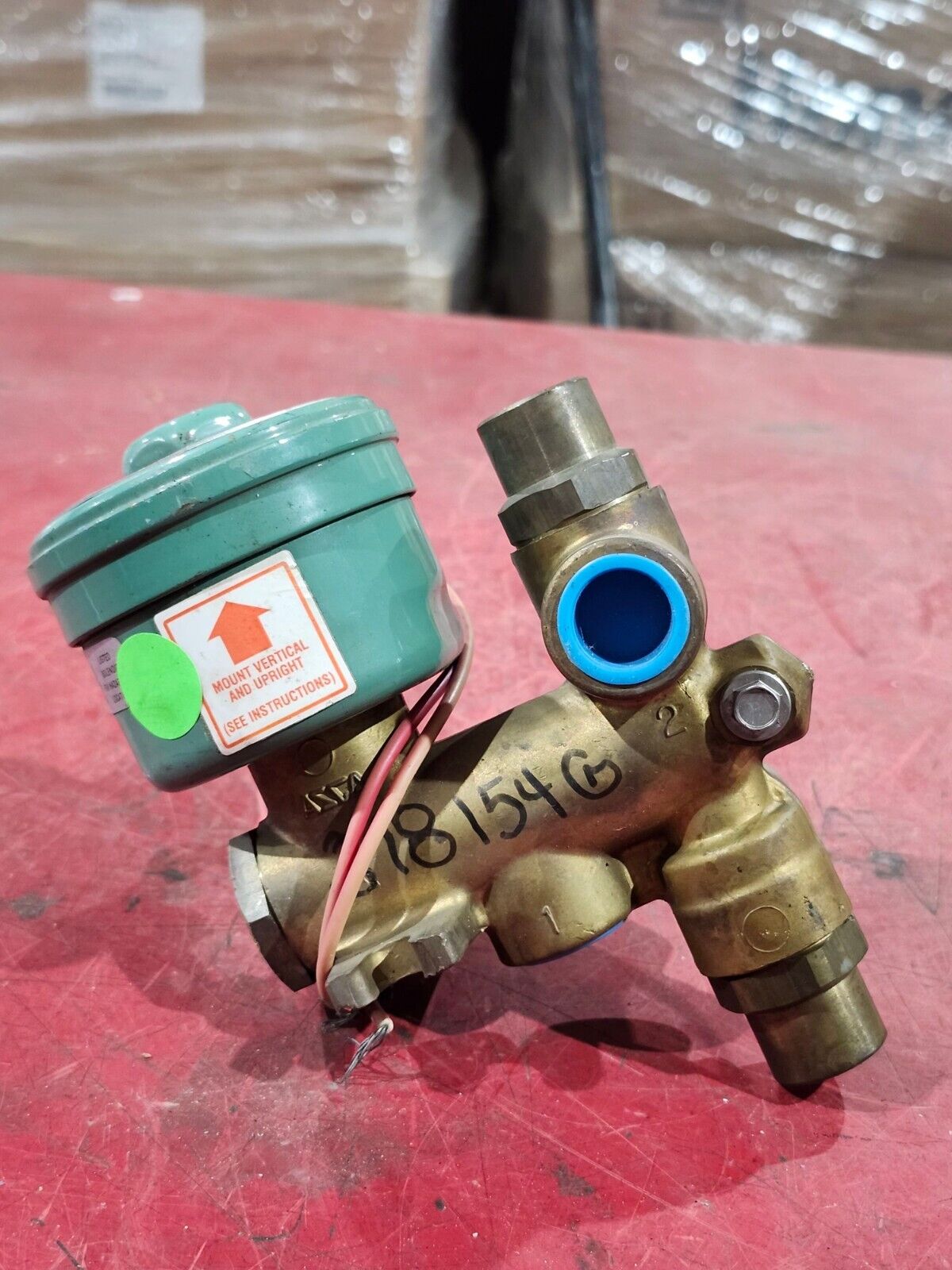 NEW NO BOX ASCO SOLENOID VALVE EF80172 306690-U