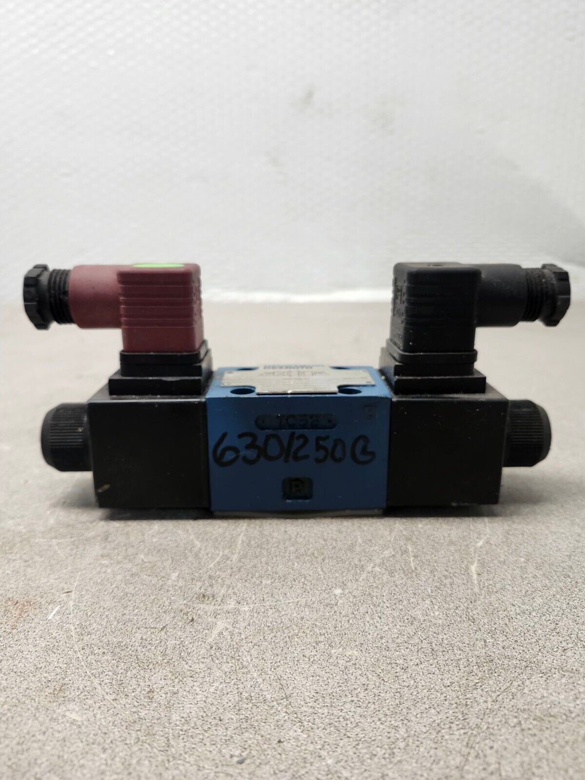 NEW NO BOX REXROTH MANNESMANN HYDRAULIC SERVODIRECTIONALVALVE 4WE6J60/EW110N9Z45