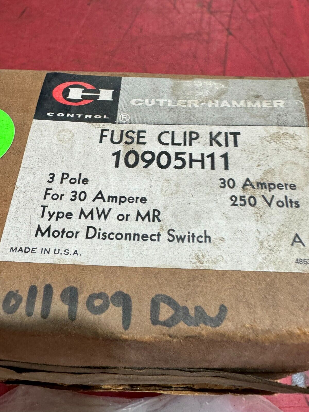 NEW IN BOX CUTLER HAMMER FUSE CLIP KIT 10905H11