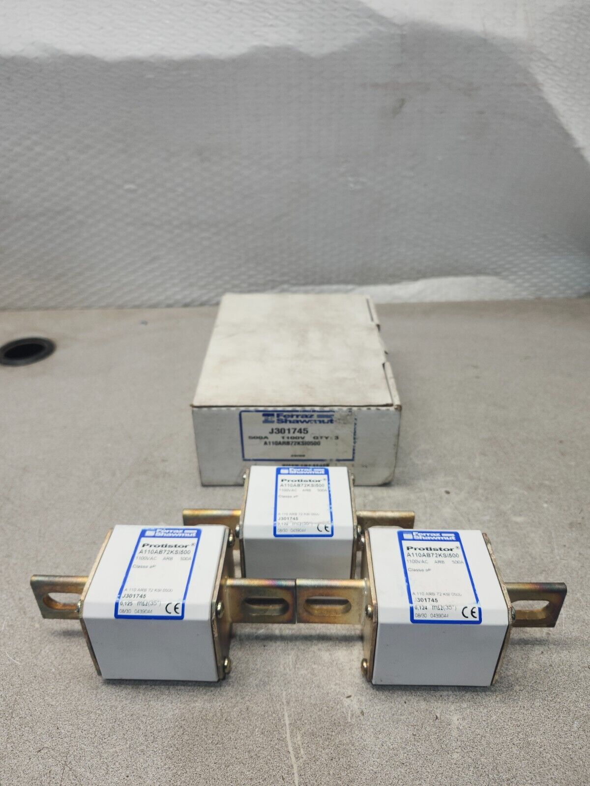 NEW IN BOX QTY 3 FERRAZ SHAWMUT FUSE 500A 1100V J301745