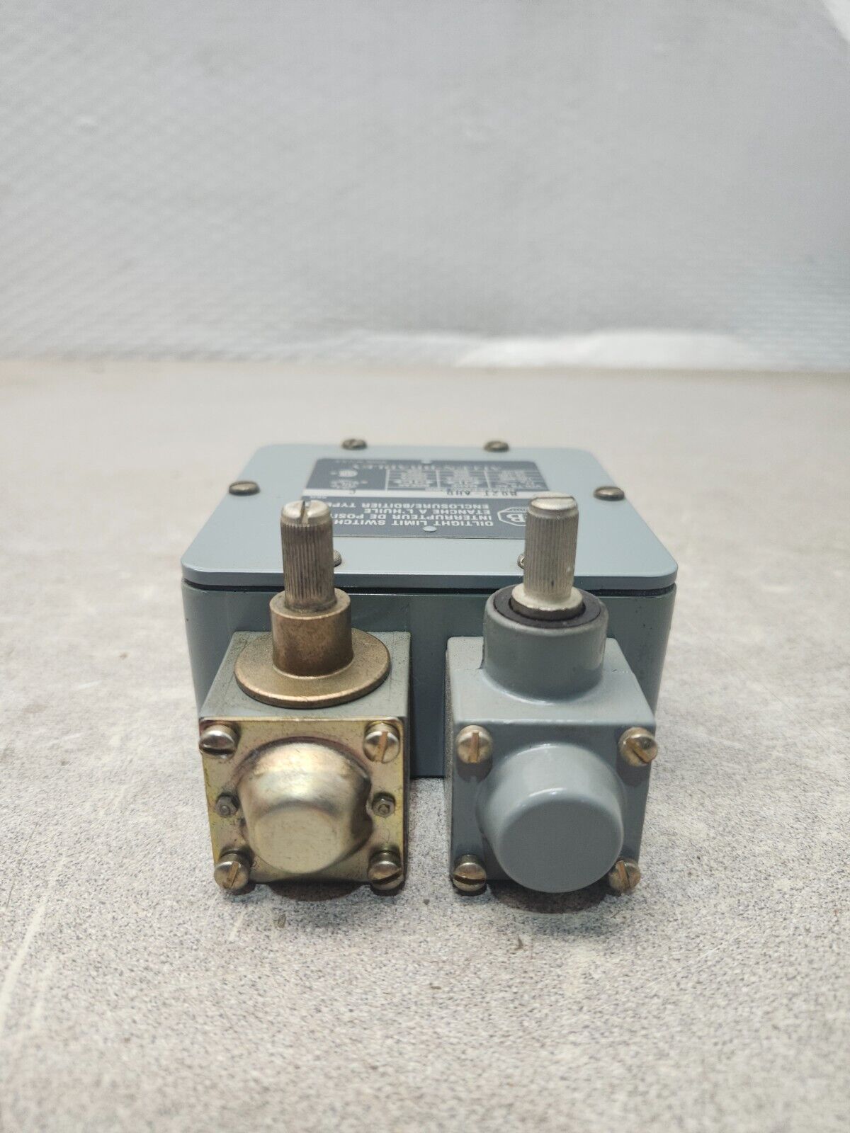 NEW IN BOX ALLEN BRADLEY LIMIT SWITCH NEMA TYPE 4/13 802T-AHD