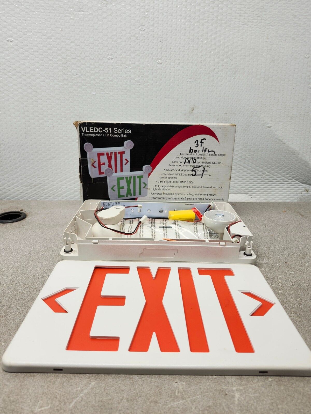 NEW WITH BOX Exitronix series exit sign 120-277v with lights VLEDC-51 SERIES