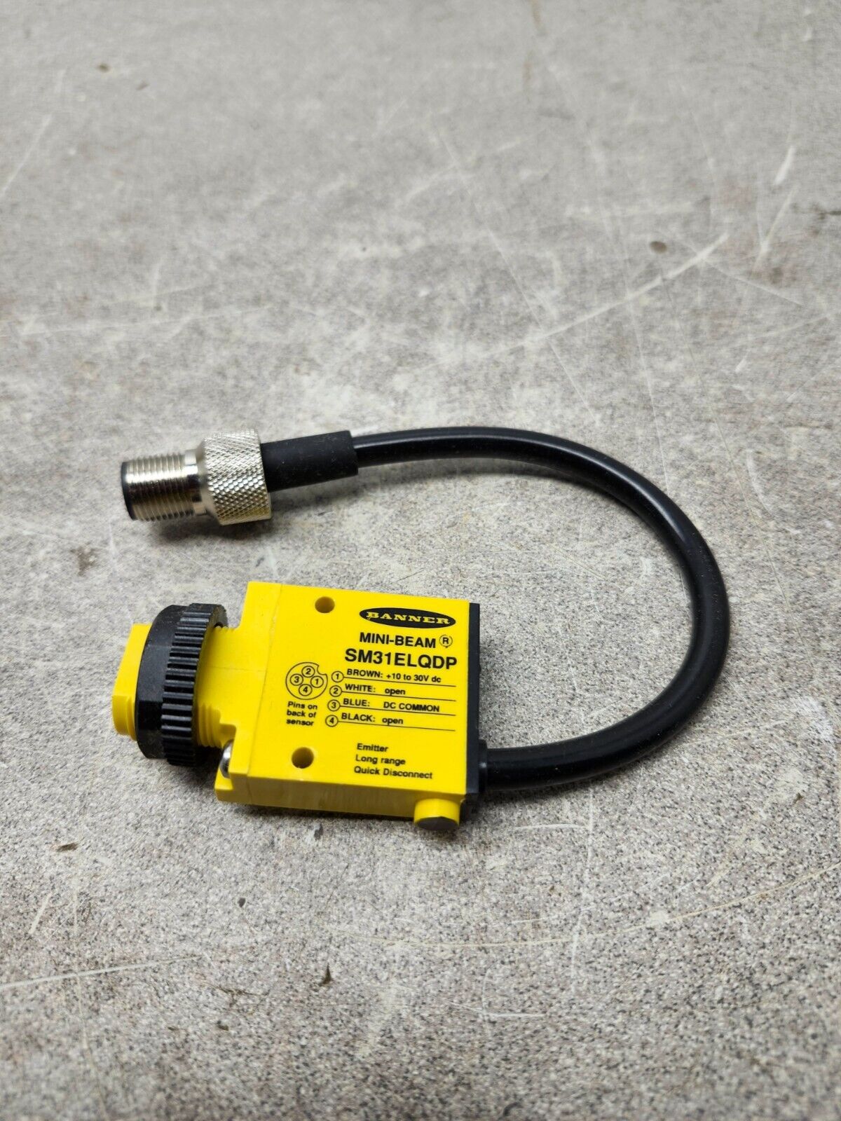 NEW IN BOX BANNER PHOTOELECTRIC BEAM SENSOR 29535