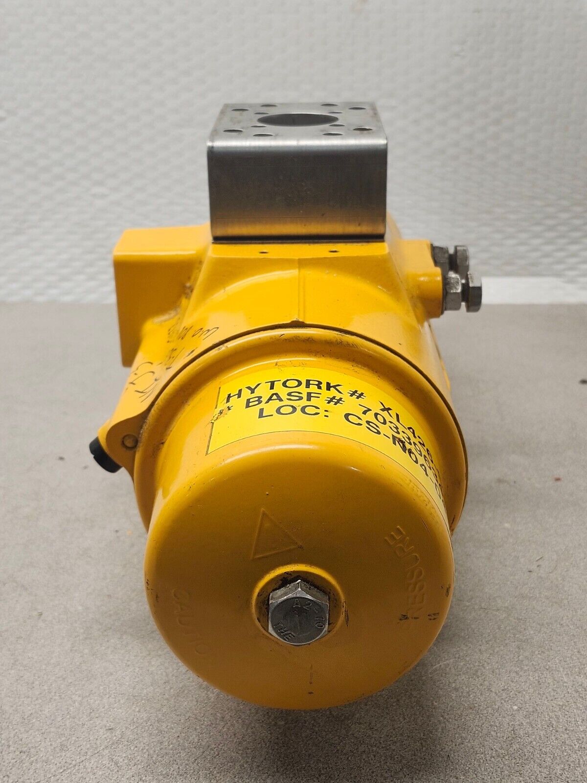 USED HYTORK PNEUMATIC VALVE ACTUATOR E1A-0426-S60-A00