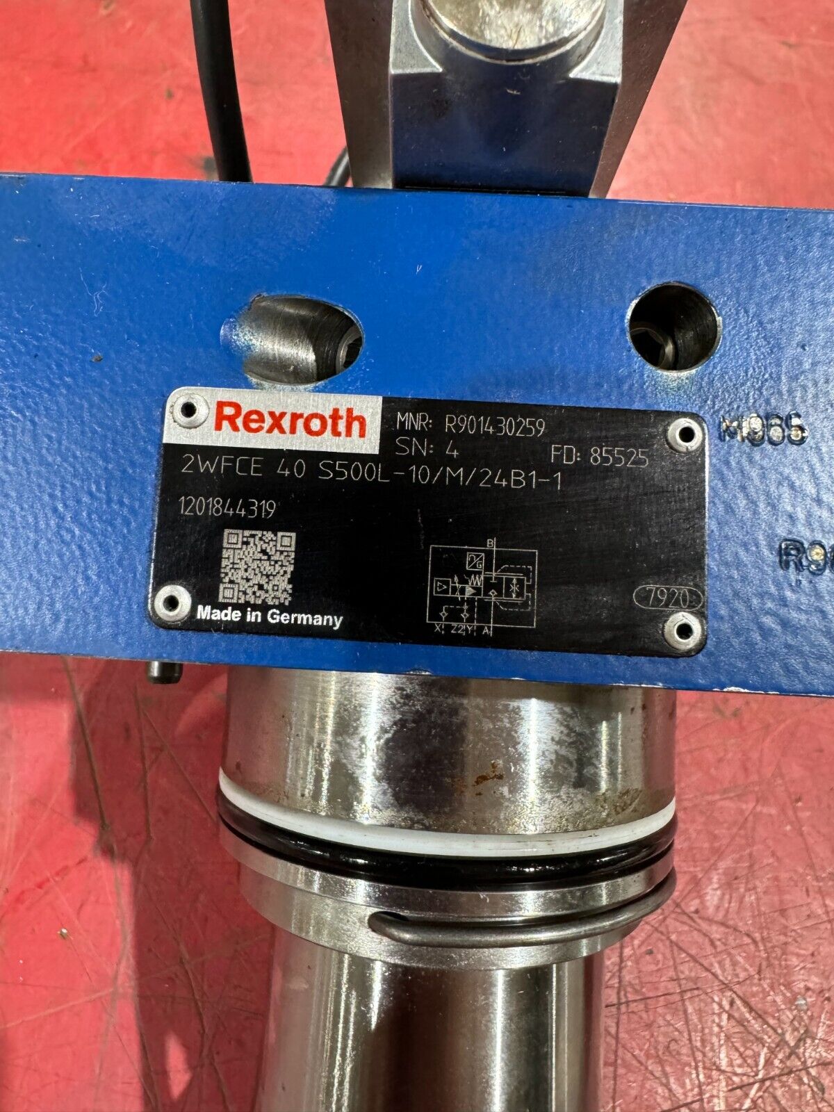 NEW REXROTH R901430259 HYDRAULIC Proportional VALVE 2WFCE 40 S500L-10/M/24B1-1