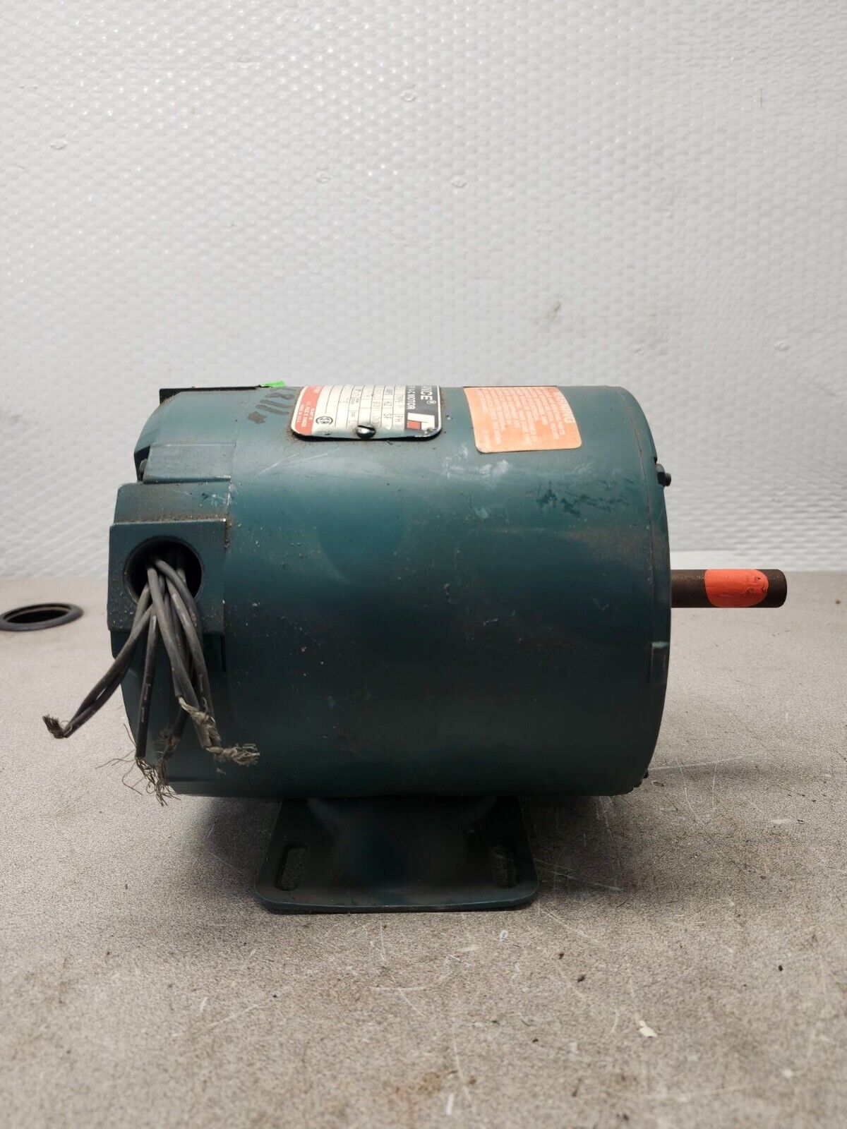 USED RELIANCE 1/2HP 1752RPM 208-230/460 VOLTS 60HZ P56H1302T-UM