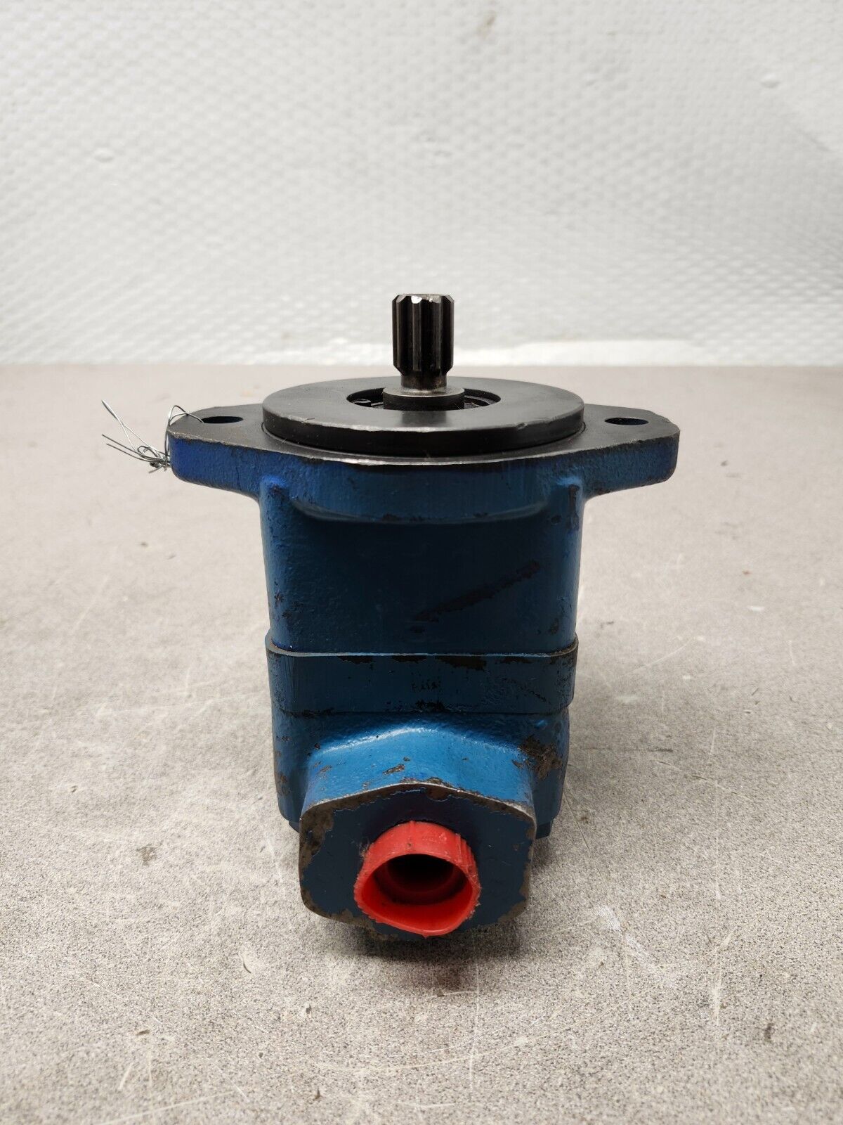 NEW NO BOX BENCHMARK Hydraulic Pump V10-1S1S-11-2058868