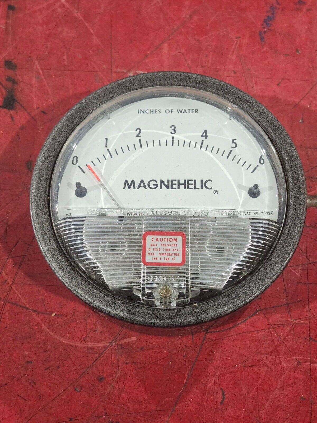 NEW IN BOX DWYER MAGNEHELIC PRESSURE GAGE 2006