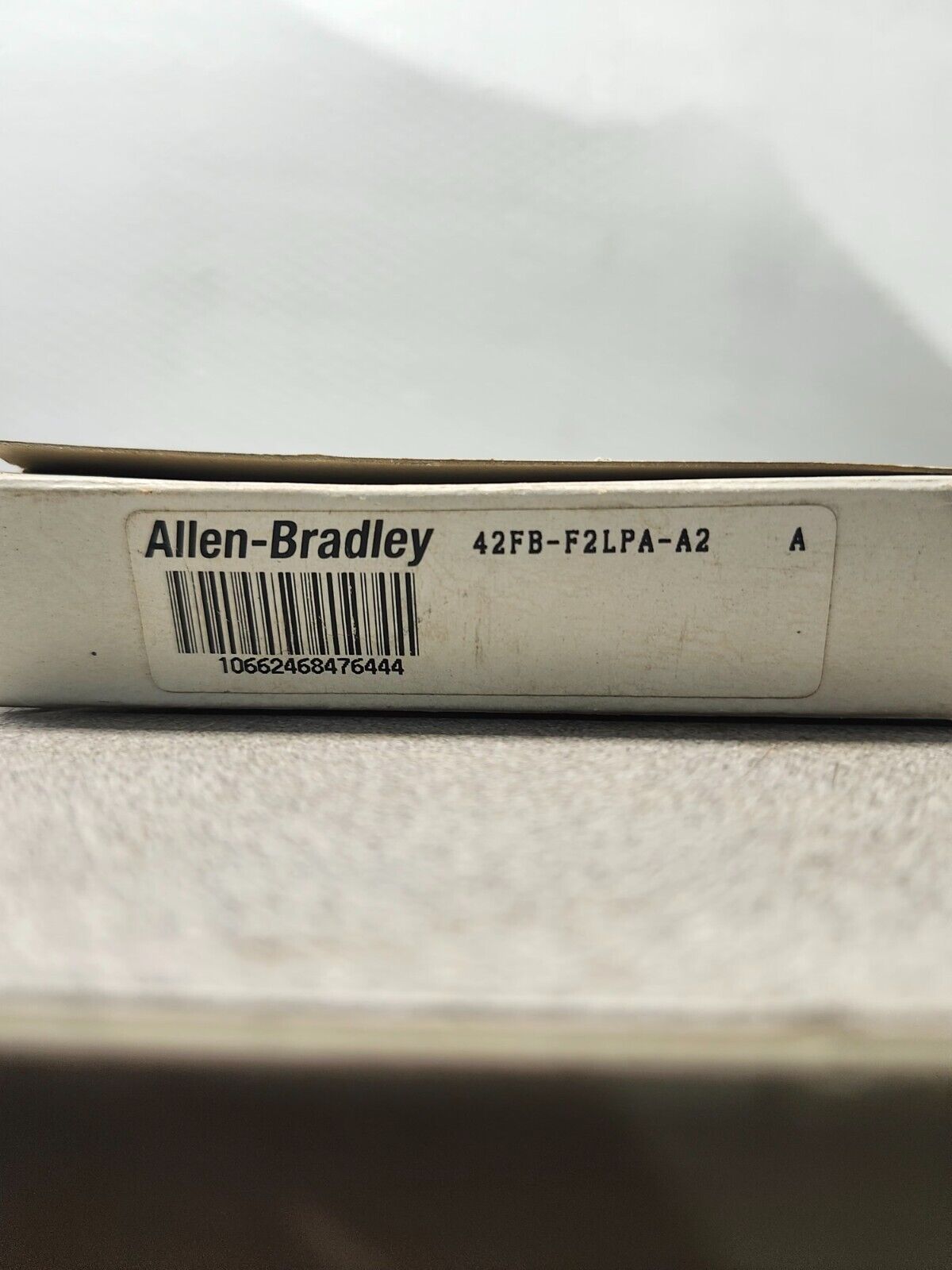 NEW IN BOX ALLEN-BRADLEY PHOTOSWITCH SENSOR 42FB-F2LPA-A2 SERIES A