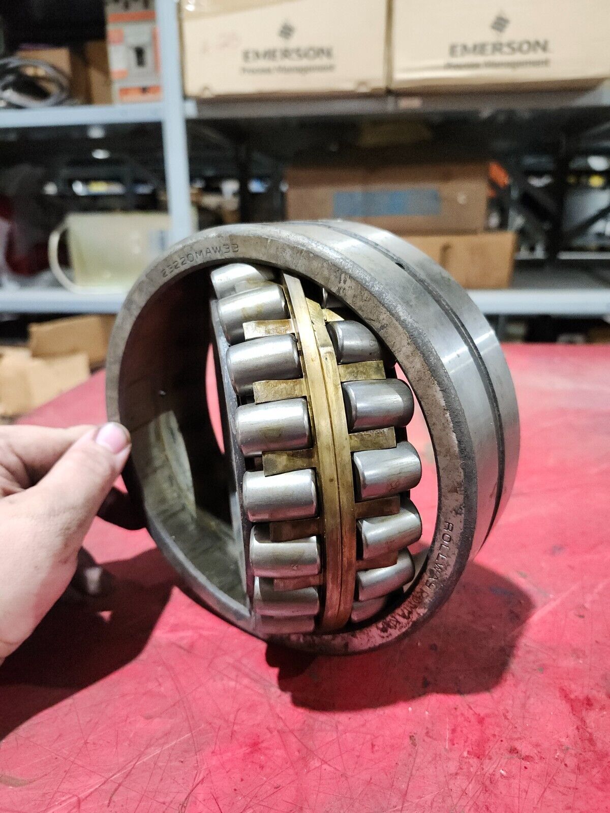 NEW NO BOX Rollway Spherical Roller Bearing 23220MAW33