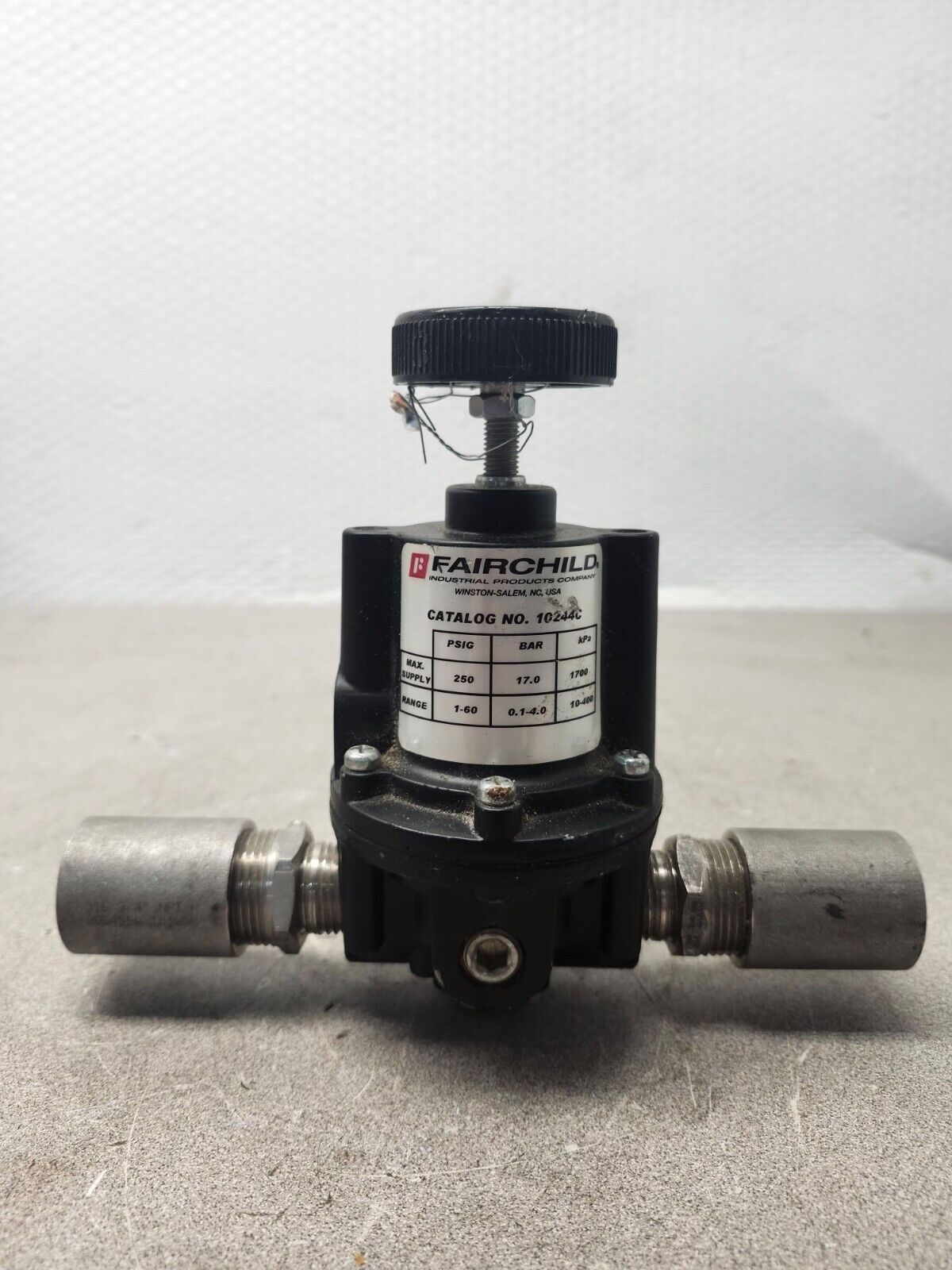 USED FAIRCHILD PNEUMATIC REGULATOR 10244C