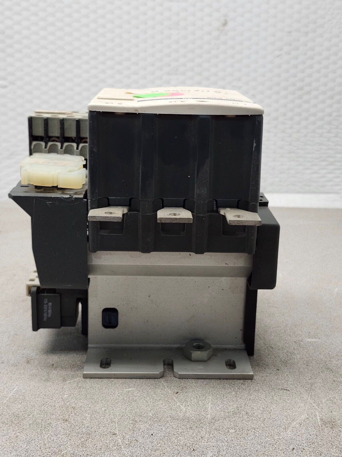 USED Schneider Electric Magnetic Contactor 3 Poles 24 to 575V AC, 115A LC1F115