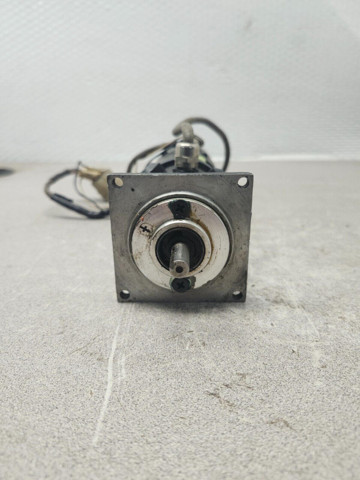 USED YASKAWA MINERTIA MOTOR UGRMEM-02SFC11TFUE-050SA