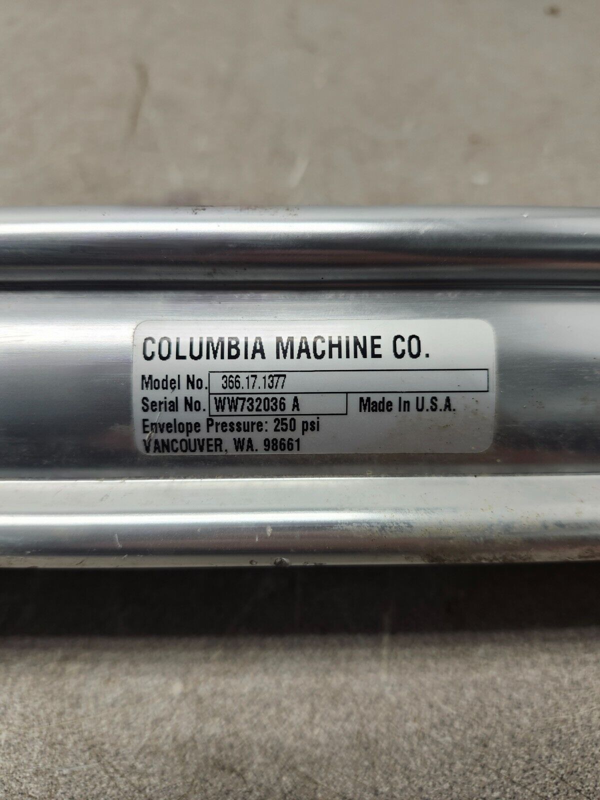 NEW COLUMBIA PNEUMATIC AIR CYLINDER 366.17.1377