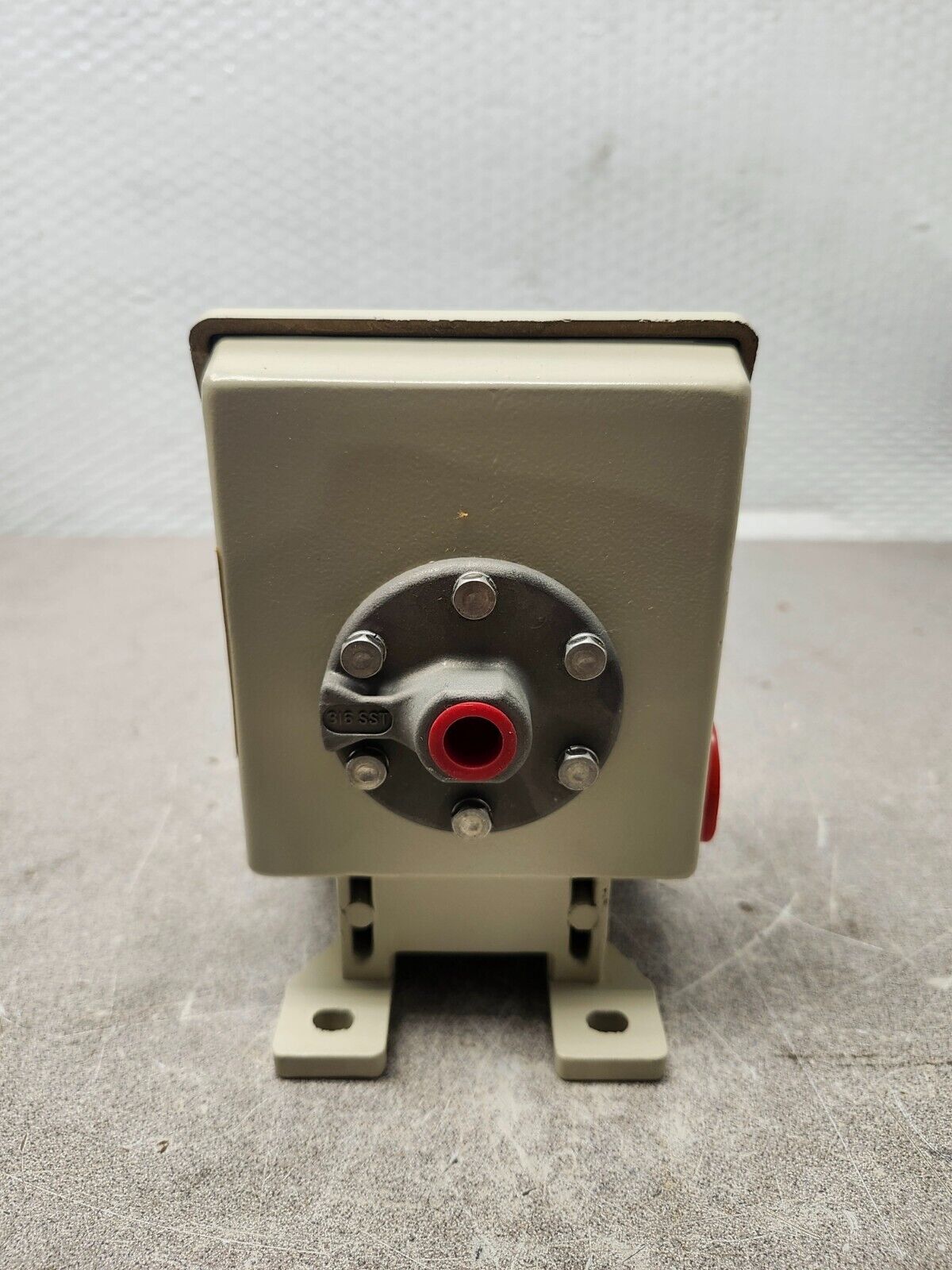 NEW WITH BOX ASHCROFT pressure switch LPSN4HB25