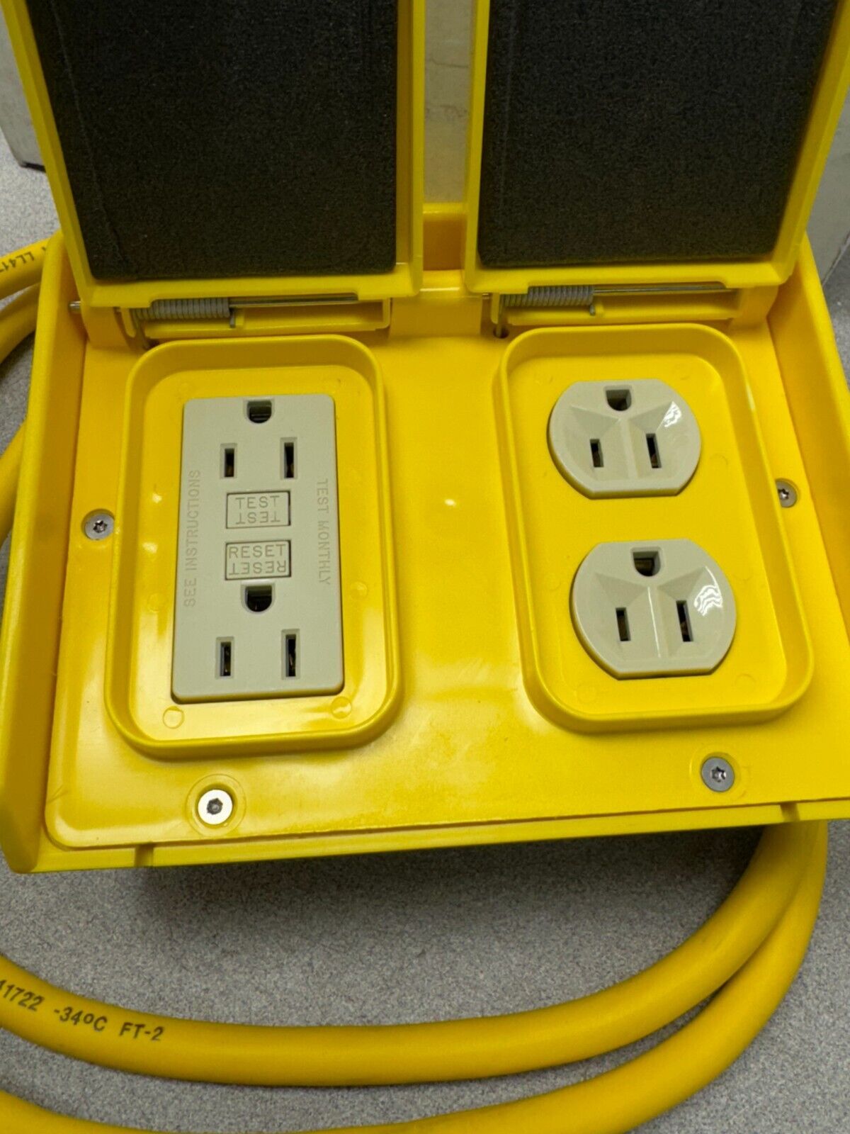 NEW IN BOX PASS & SEYMOUR PORTABLE GFCI 15AMP 125V. OUTLET PS150-S