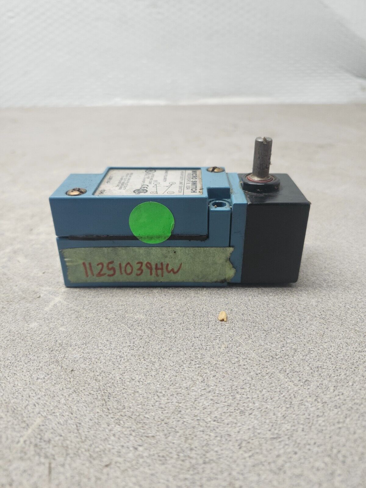 USED Micro Switch Heavy Duty Limit Switch LSR1A