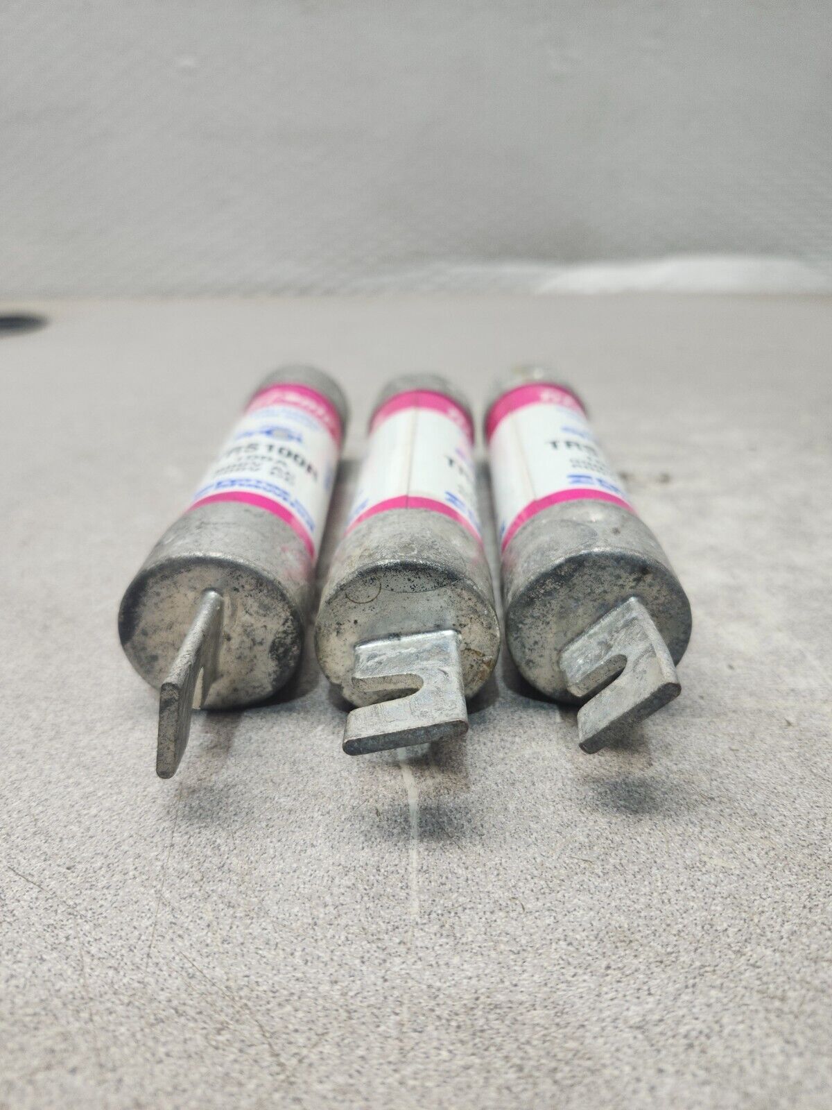 NEW LOT OF 3 TRIONIC 600 VOLT AC 600 VOLT DC 100 AMP FUSE TRS100R