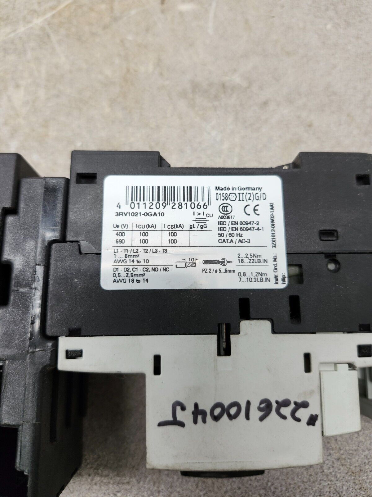 USEDSIEMENS CIRCUIT BREAKER MOTOR 3RV1021-0GA10 WITH Contactor 3ZX1012-0RT02-1AA