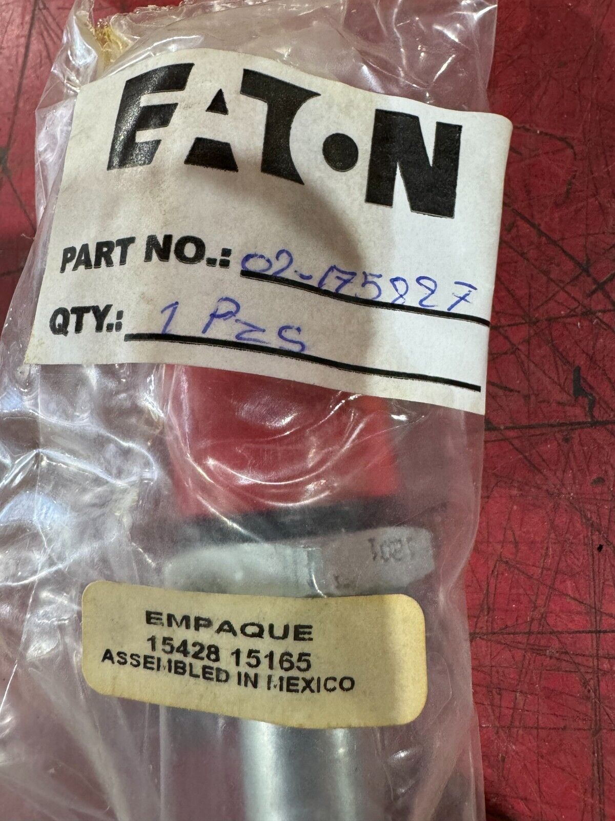 NEW EATON VICKERS VALVE SV13-12C0-24D