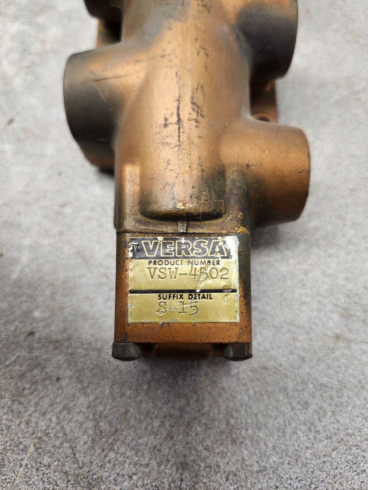 USED VERSA SPRING RETURN 4 WAY PRESSURE PILOT  2 POSITION AIR FLOW VALVE VSP4502