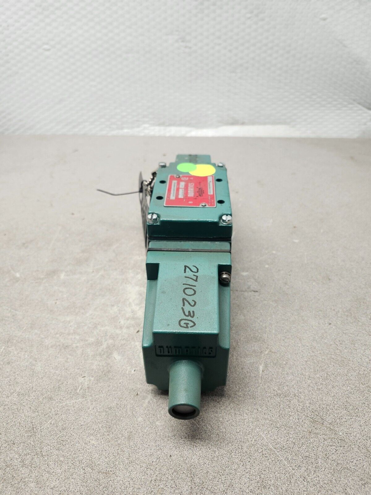 NEW NO BOX NUMATICS SOLENOID VALVE PNEUMATIC 33DSA500K000030