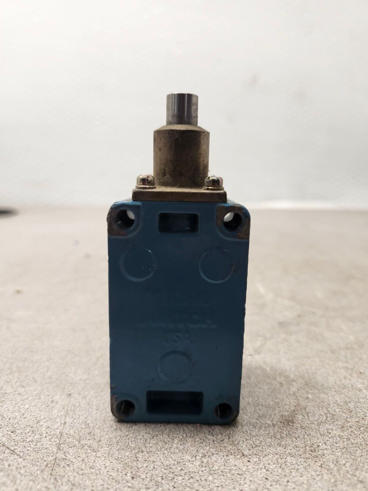 NEW NO BOX MICRO SWITCH LIMIT SWITCH 2LS1