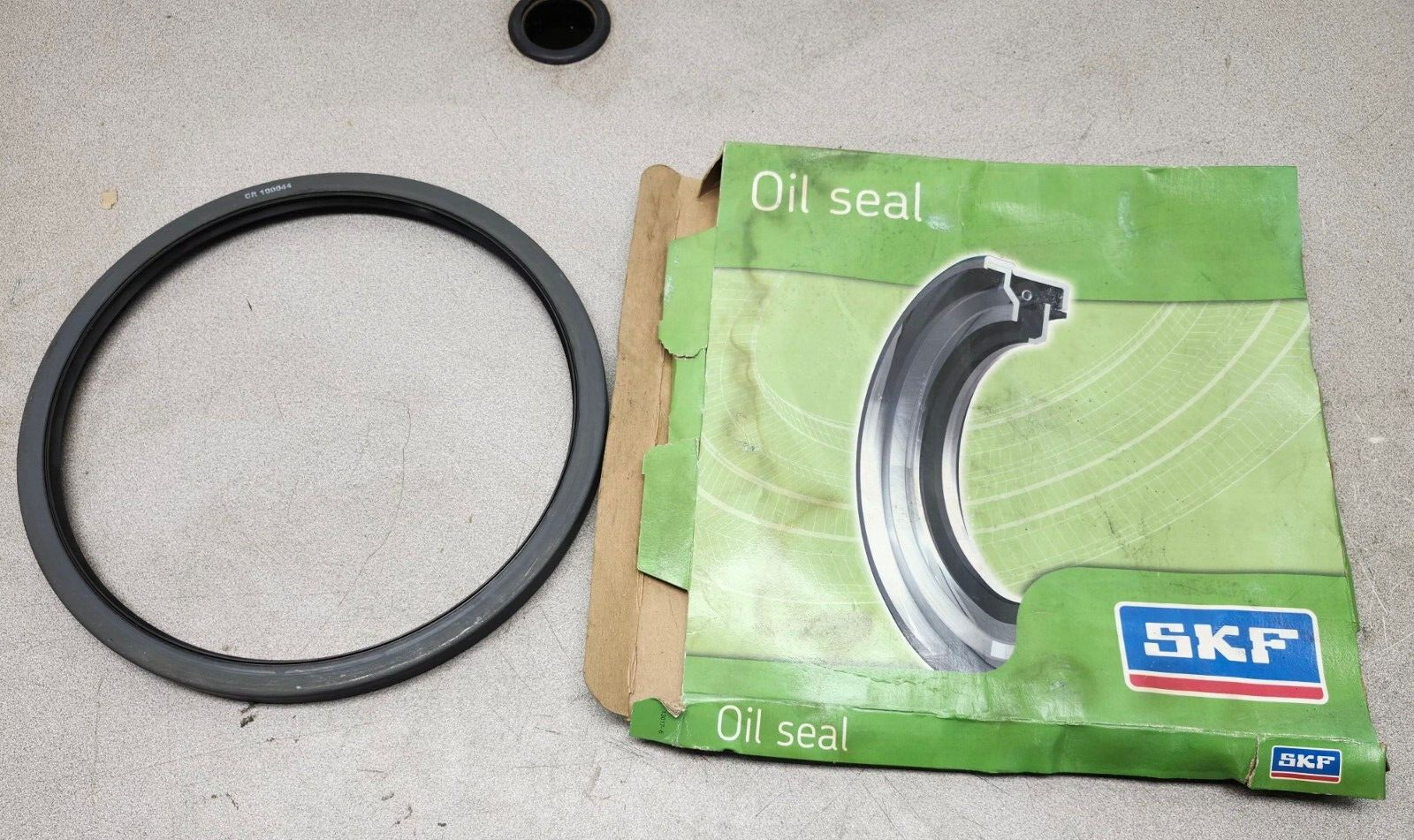 NEW IN BOX SKF OIL SEAL CR 100044